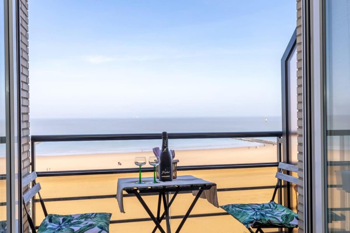 Huswell - Beautiful Spacious Studio With Frontal Sea View Кнокке-Гейст Екстер'єр фото