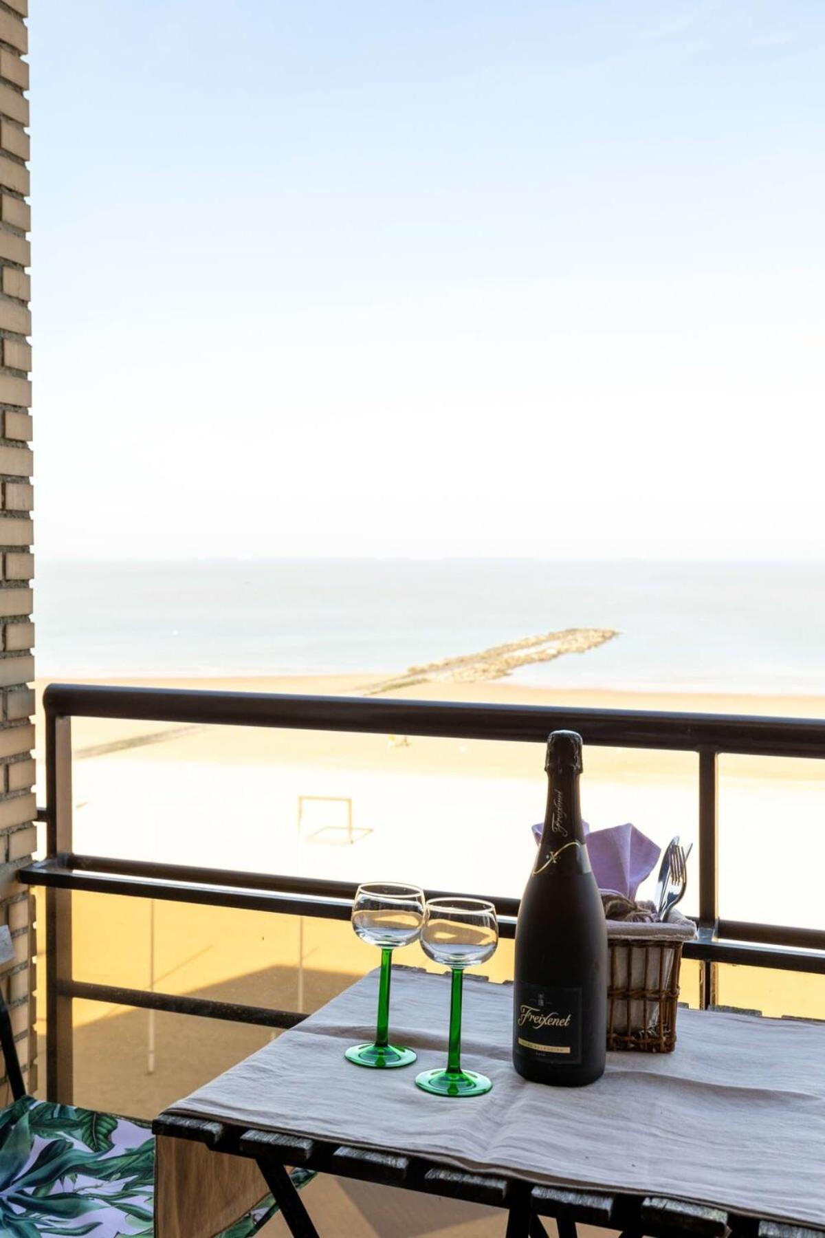 Huswell - Beautiful Spacious Studio With Frontal Sea View Кнокке-Гейст Екстер'єр фото